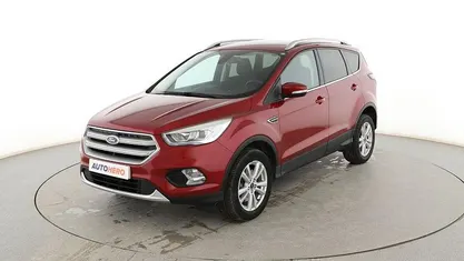 Usado Ford Kuga Business Edition 120 CV (88 kW) 2017 Rojo SUV