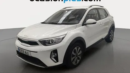 Blanco Usado 2023 Kia Stonic SUV | 13.537 € (Buen precio)