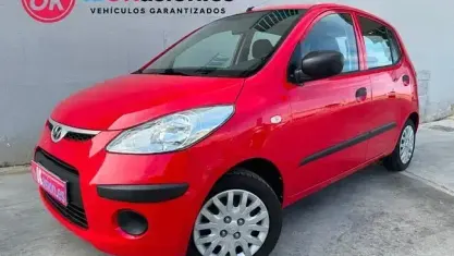 Usado Hyundai i10 Comfort 67 CV (49 kW) 2008 Rojo Utilitario