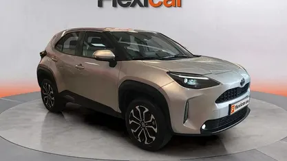 Usado Toyota Yaris Hybrid Active 116 CV (85 kW) 2024 Gris