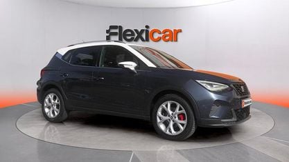 Usado Seat Arona FR 150 CV (110 kW) 2023 Gris SUV