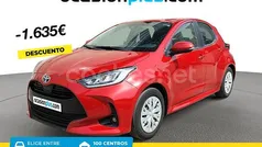 Rojo Usado 2022 Toyota Yaris Hybrid Business Edition Berlina | 17.990 € (Super precio)