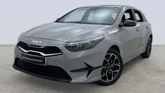 Gris / plata Usado 2024 Kia Ceed Style Berlina | 19.495 € (Precio justo)
