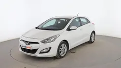 Amarillo Usado 2013 Hyundai i30 Berlina | 9599 € (Buen precio)