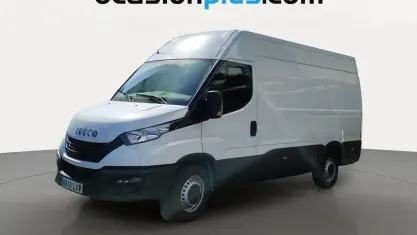 Usado Iveco Daily 156 CV (114 kW) 2022 Blanco Familiar