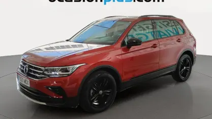 Usado VW Tiguan Sportline 150 CV (110 kW) 2023 Rojo SUV