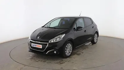 Usado Peugeot 208 Signature Sky 82 CV (60 kW) 2019 Utilitario