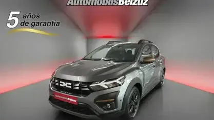 Usado Dacia Sandero Essentiel 101 CV (74 kW) 2025 Gris Utilitario
