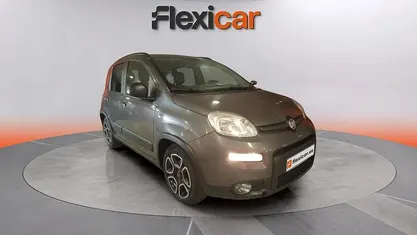 Usado Fiat Panda City Life 71 CV (52 kW) 2022 Gris Utilitario