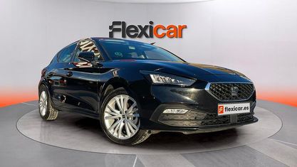 Usado Seat Leon Reference 110 CV (80 kW) 2021 Negro Berlina