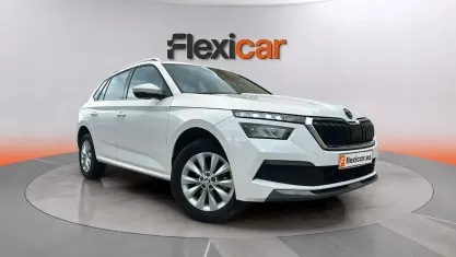 Usado Skoda Kamiq Ambition 110 CV (80 kW) 2021 Blanco SUV
