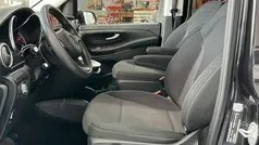 Mercedes V220