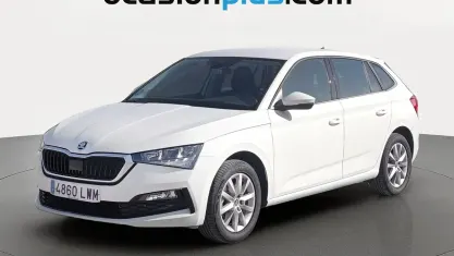 Usado Skoda Scala Ambition 110 CV (80 kW) 2022 Blanco Utilitario