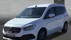 Blanco Usado 2023 Mercedes T180 Monovolumen | 29.645 € (Precio justo)