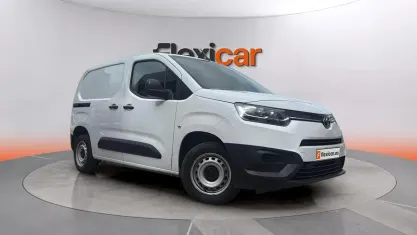 Usado Toyota Proace City City 102 CV (75 kW) 2023 Blanco Monovolumen