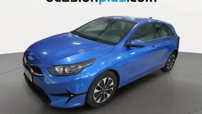 Usado Kia Ceed 101 CV (74 kW) 2025 Azul Utilitario