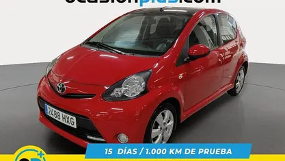 Rojo Usado 2014 Toyota Aygo City Utilitario | 7990 € (Precio justo)