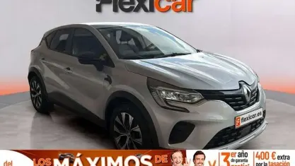 Begagnad Renault Captur Evolution 145 HK (106 kW) 2023 Beige SUV