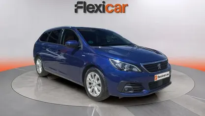 Usado Peugeot 308 SW Allure 131 CV (96 kW) 2019 Azul Familiar