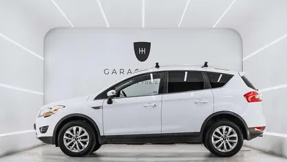 Usado Ford Kuga Titanium 140 HP (102 kW) 2010 Branco SUV