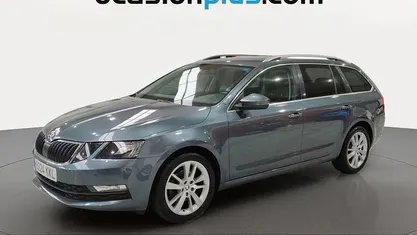 Usado Skoda Octavia 150 CV (110 kW) 2018 Gris Familiar