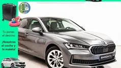 Gris Usado 2024 Skoda Superb Selection Berlina | 35.990 € (Precio justo)