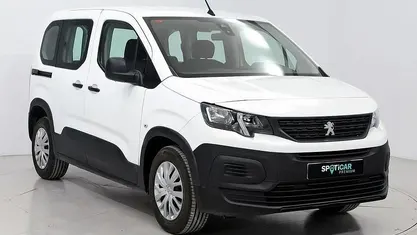 Käytetty Peugeot Rifter Active 100 HP (73 kW) 2021 Valkoinen Tila-auto