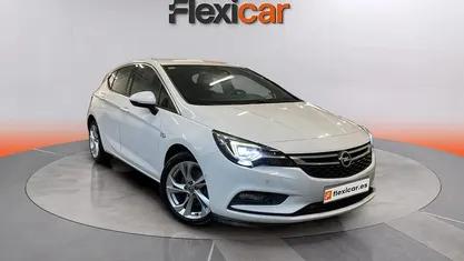 Usado Opel Astra Excellence 136 CV (100 kW) 2016 Blanco Berlina