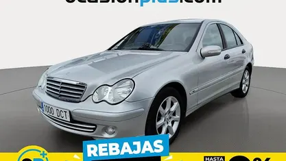 Gris plata Usado 2004 Mercedes C180 Classic Berlina | 5850 € (Buen precio)