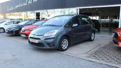 Begagnad Citroën C4 109 HK (80 kW) 2007 Grå Halvkombi