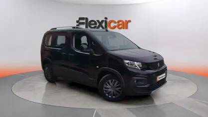 Usado Peugeot Rifter Allure 110 CV (80 kW) 2021 Negro Monovolumen
