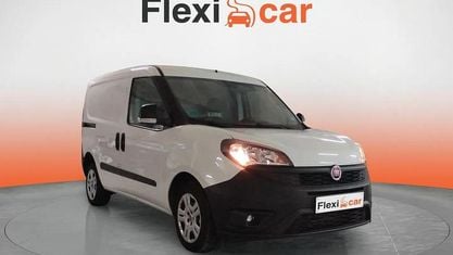 Używany Fiat Doblò 106 KM (77 kW) 2022 Biały Minivan