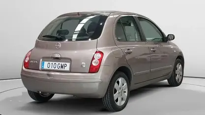 Usado Nissan Micra 80 HP (58 kW) 2009 Bege Sedan