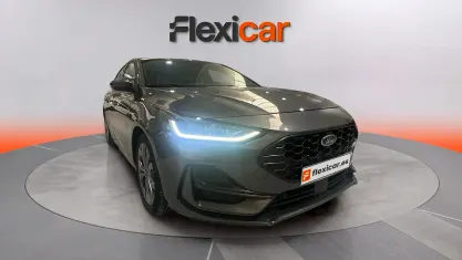 Usado Ford Focus ST-Line 125 CV (91 kW) 2022 Gris Berlina