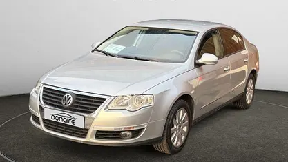 Usado VW Passat Highline 140 CV (102 kW) 2006 Gris Berlina