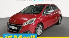 Rojo Usado 2016 Peugeot 208 Style Utilitario | 8690 € (Precio justo)