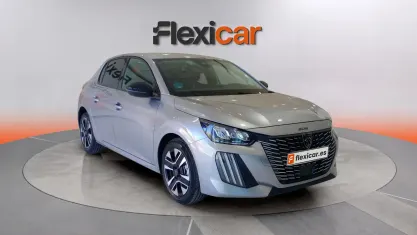 Usado Peugeot 208 Allure 101 CV (74 kW) 2025 Gris Utilitario