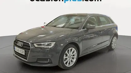 Usado Audi A3 Sportback Design 116 CV (85 kW) 2018 Gris Utilitario