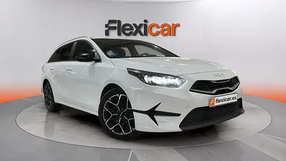 Usado Kia Ceed Style 101 CV (74 kW) 2025 Blanco Utilitario