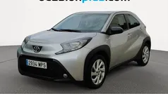 Gris Usado 2024 Toyota Aygo Play Utilitario | 14.091 € (Precio justo)