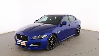Usado Jaguar XE R-Sport 180 CV (132 kW) 2017 Azul Berlina