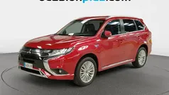 Usado 2021 Mitsubishi Outlander P-HEV SUV | 22.091 € (Precio justo)