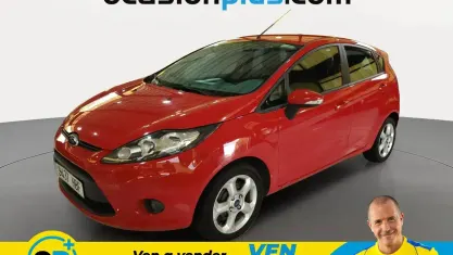 Usado Ford Fiesta Trend 82 CV (60 kW) 2010 Rojo Berlina