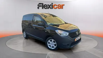 Usado Dacia Dokker Essentiel 95 CV (69 kW) 2020 Negro Monovolumen