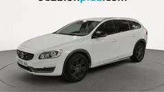 Blanco Usado 2015 Volvo V60 CC Kinetic Familiar | 16.500 € (Precio justo)