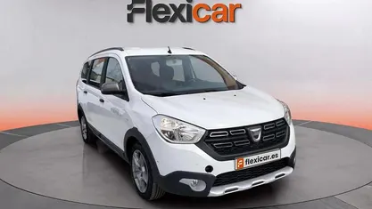 Usado Dacia Lodgy Comfort 116 CV (85 kW) 2022 Monovolumen