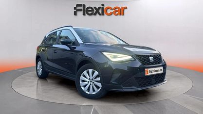 Usado Seat Arona Style 110 CV (80 kW) 2022 Azul SUV