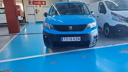 Usado Peugeot Partner 73 CV (53 kW) 2019 Azul Monovolumen