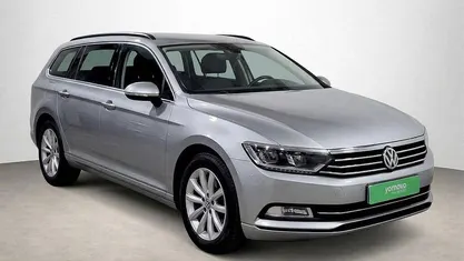 Usado VW Passat Business 150 CV (110 kW) 2022 Plateado Familiar