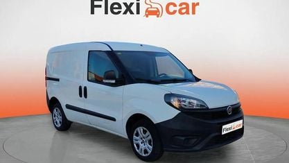 Usado Fiat Doblò Pop 95 CV (69 kW) 2020 Blanco Monovolumen